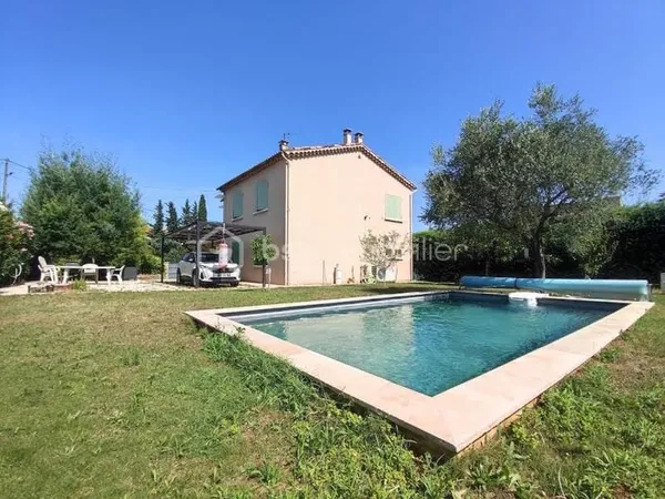 Villa 7 pièces 117 m²
