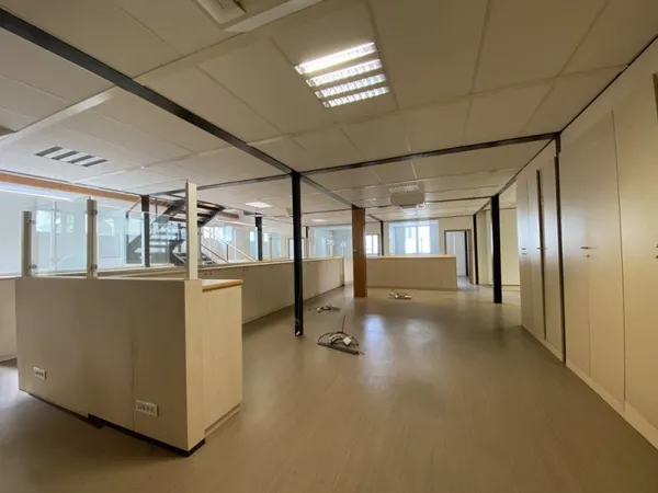 Bureaux - A LOUER - 716 m² divisibles à partir de 72 m²