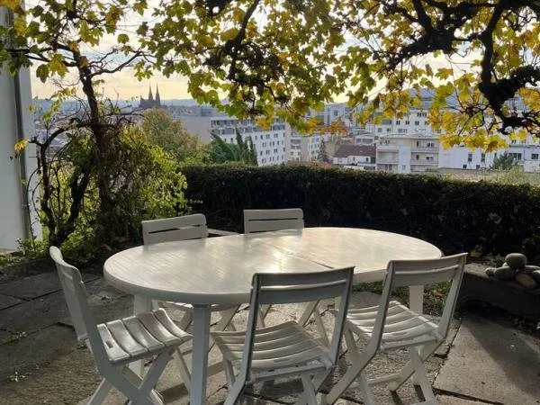 Maison de caractère années 30 - 155 m² - Jardin, terrasse et vue dégagée - Quartier de la Glacière