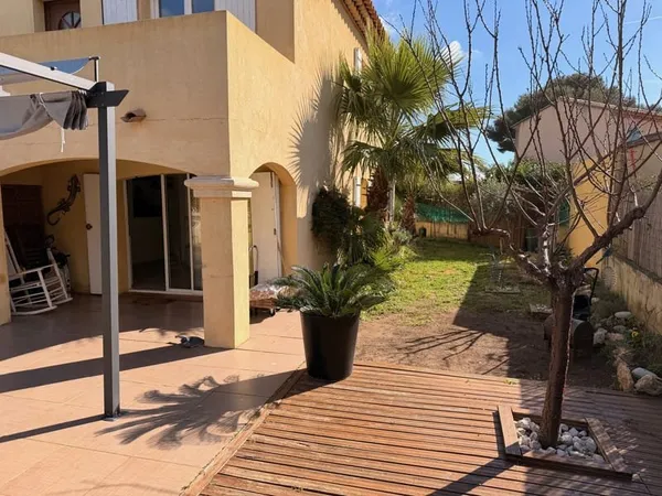 OLLIOULES - Maison 4 pièces 148 m2 - terrain 500 m2 - piscin