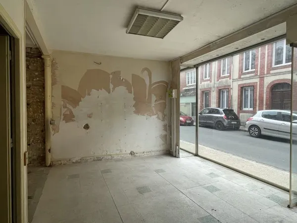 À VENDRE Local commercial au coeur de Gacé Découvrez ce loc