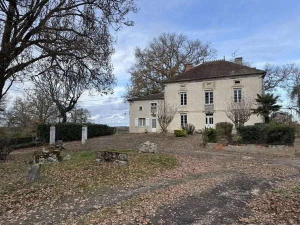 Maison de maitre avec dépendances proche de Castelnau-d'Auzan-Labarrère