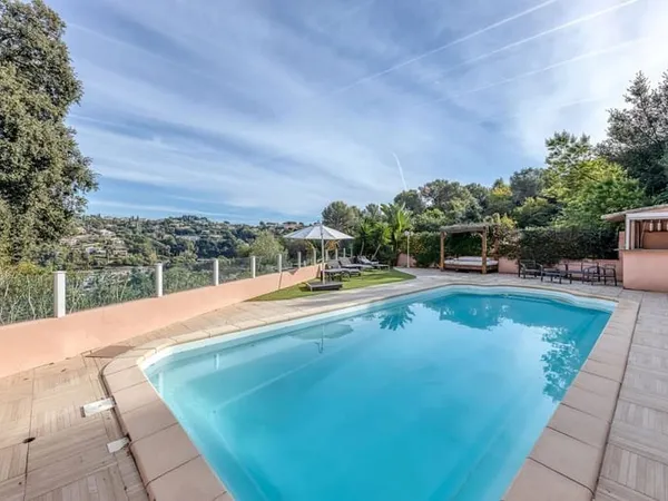 Maison 4 pièces 266 m²