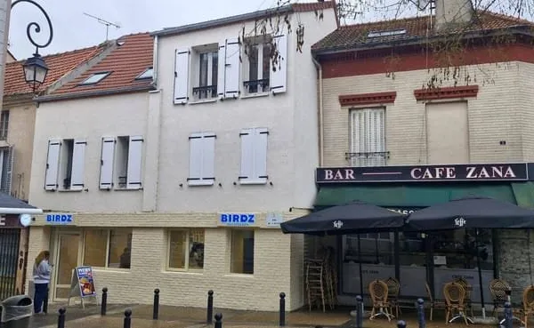 Local commercial 224 m²