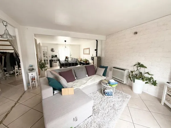 Maison familiale 8 pièces - Villiers-Saint-Frédéric