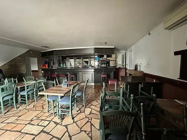 Commerce 180 m²