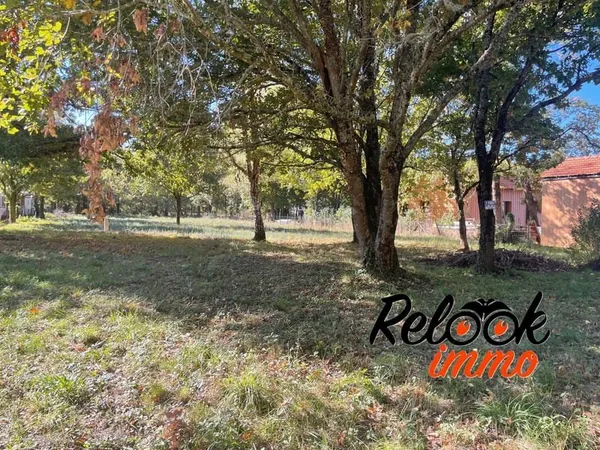Terrain constructible de 2680m2 avec accord PC maison 125m2