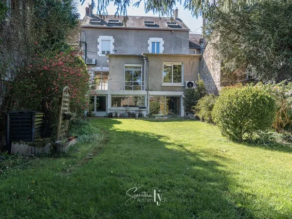 Maison 11 pièces 244 m²