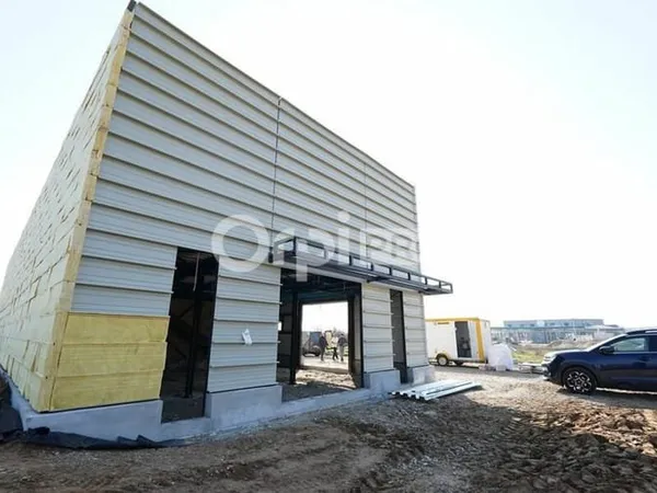 Local commercial 200 m²