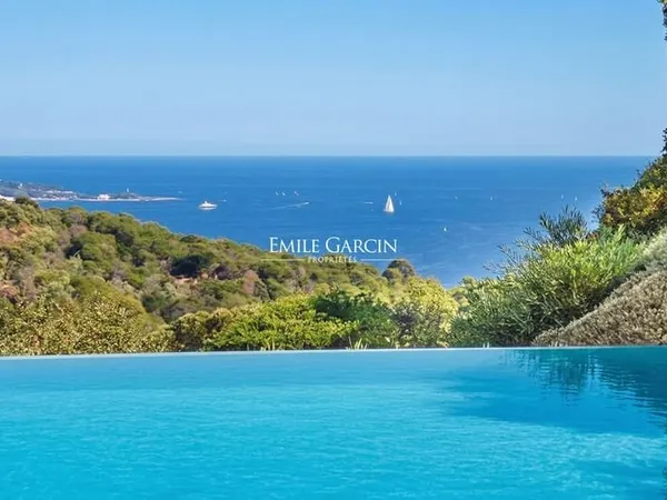 A vendre, Côte d'Azur, Cannes - Super Cannes- Propriété au calme avec vue mer