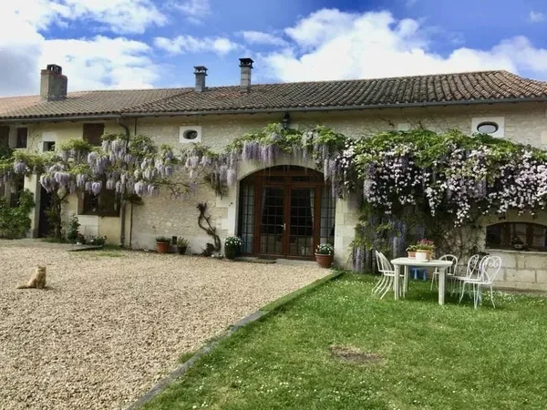 Charmante maison en pierre avec vue imprenable et maison d'amis attenante de 2 chambres