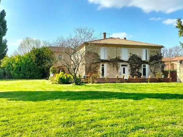 Maison Sainte Marie 8 pièce(s) 260 m2