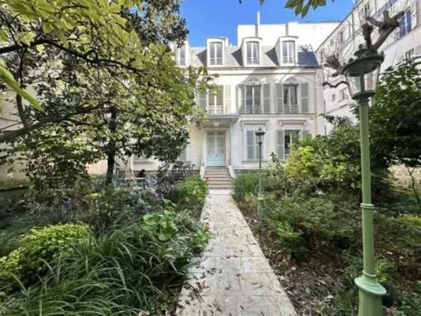 Bureaux 560 m²