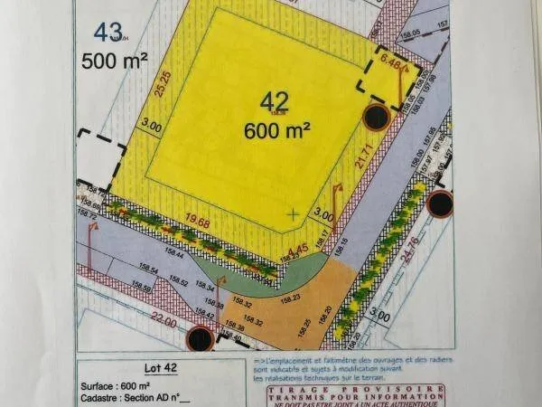 Terrain 600 m²