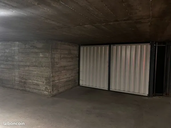 Garage souterrain centre ville Millau