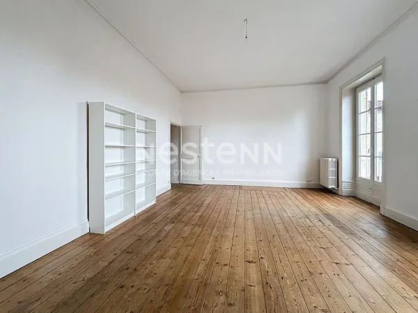 APPARTEMENT AVEC ASCENSEUR