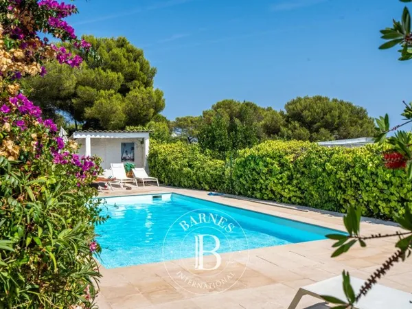 LES ISSAMBRES - VILLA VUE MER - PLAGE A PIEDS