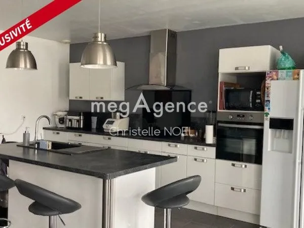 Maison récente tout confort avec piscine