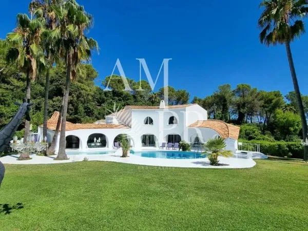 DOMAINE PRIVE- SECURITÉ 100%- VILLA RENOVÉE 2025