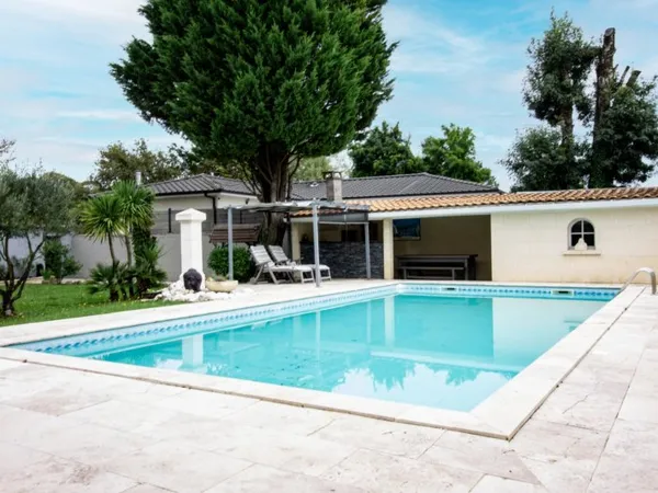 Maison 6 pièces 200 m²