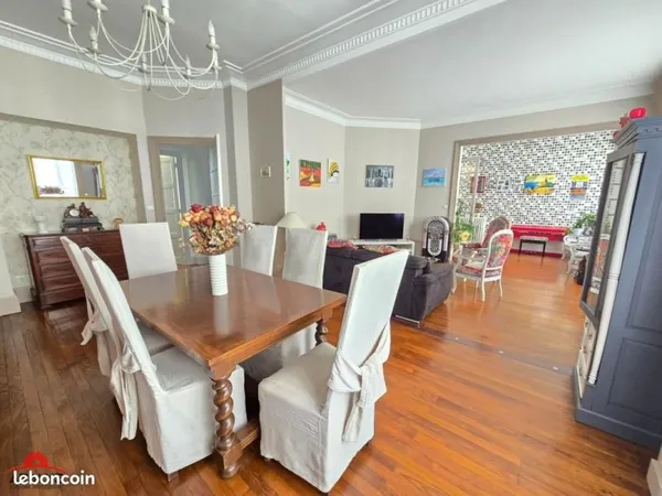 Appartement 7 pièces 189 m²