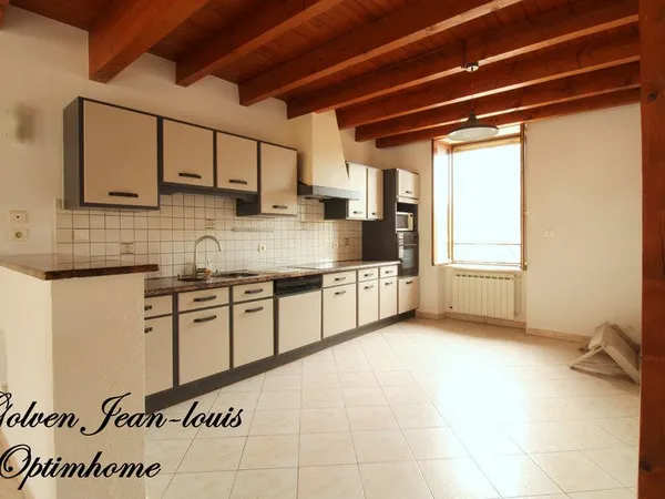 Appartement plein de charme et lumineux à SAINT AFFRIQUE (12)