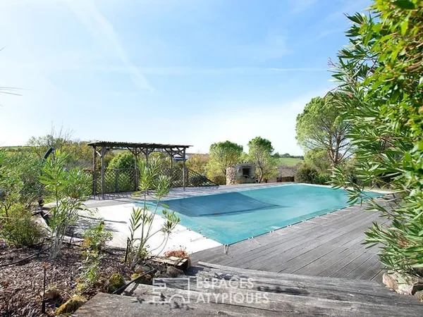 En pleine nature, propriété de caractère avec trois habitations et piscine