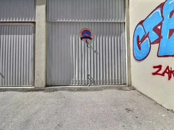 Parking 13 m²