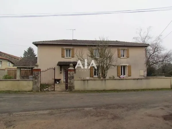 PROCHE DE NANTEUIL EN VALLEE