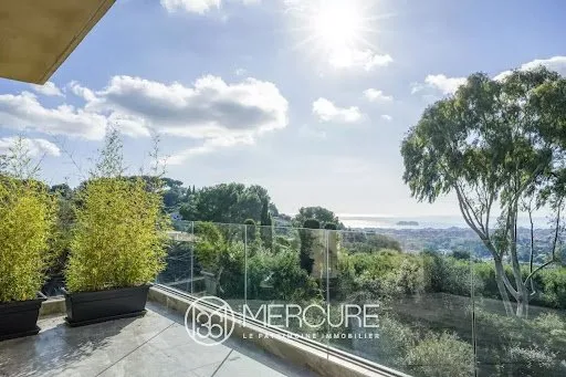 Villa 10 pièces 370 m²