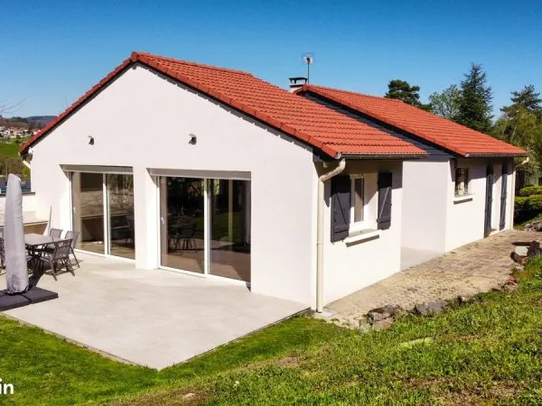 Maison rénovée 105 m² + sous-sol complet de 95m² - Terrain 1289 m² - Terrasse plein sud - Firminy/Ch