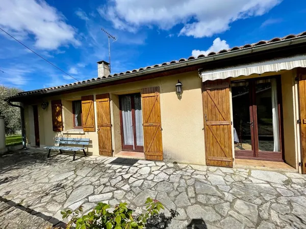 Maison L Isle Jourdain 7 pièce(s) 146 m² avec 2 garages, terrain de 2940 m²