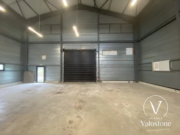 Location d'un bâtiment de stockage 300m2