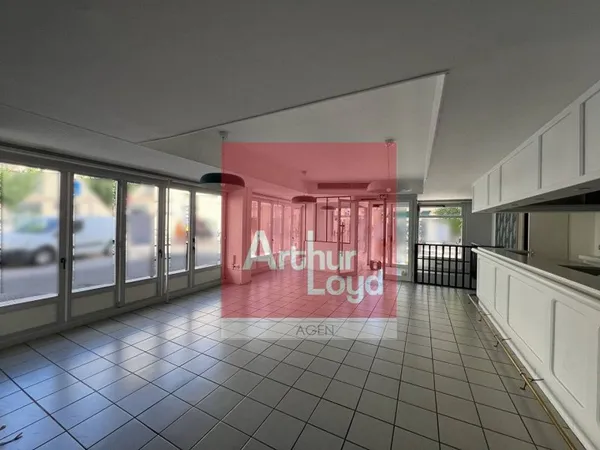 Local commercial 165 m²