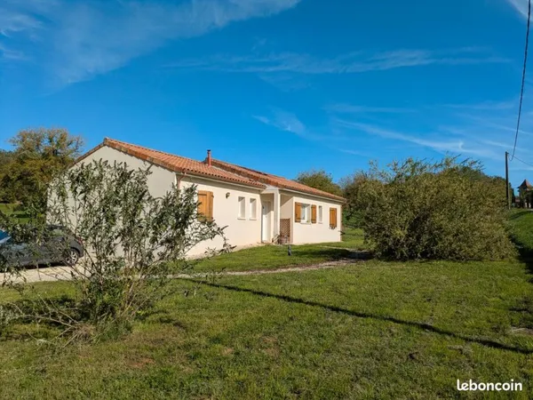 Maison de plain-pied 103 m² sur terrain de 2242 m²