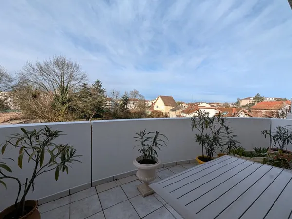 Appartement Bourg En Bresse 5 pièce(s)