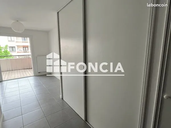 Studio 1 pièce 30 m²
