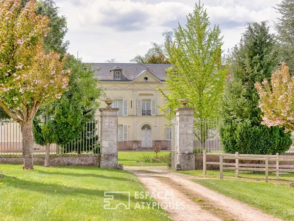 Manoir du XVIème siècle et ses dépendances dans un parc de 10 hectares