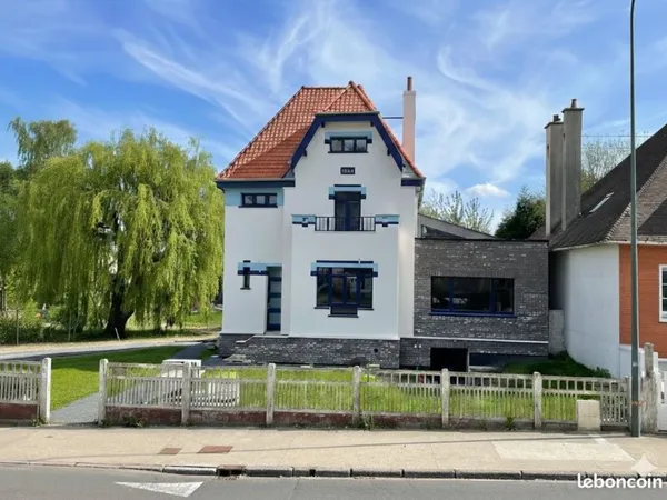 Chambre étudiante étudiante dans une Maison Art Déco à côté de la Gare de Saint Omer
