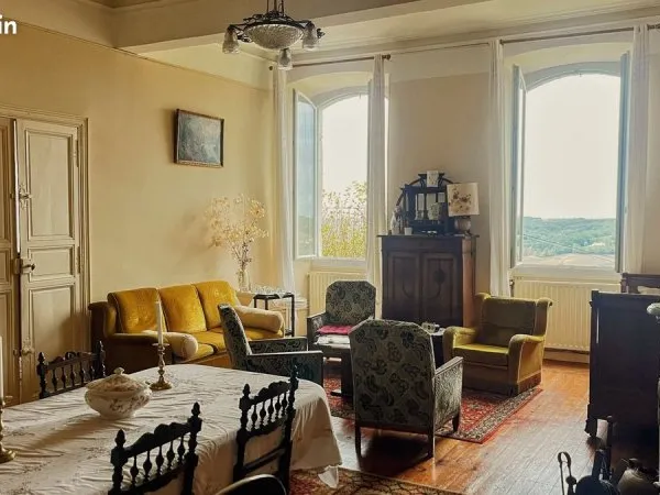 Maison 8 pièces 320 m²