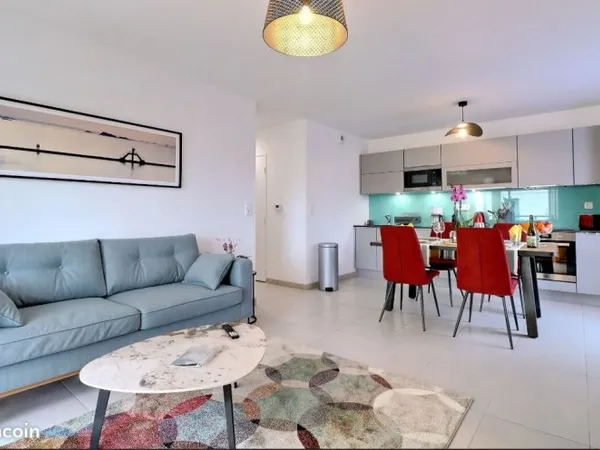 Appartement neuf F2 entièrement meublé et décoré de 57 m2