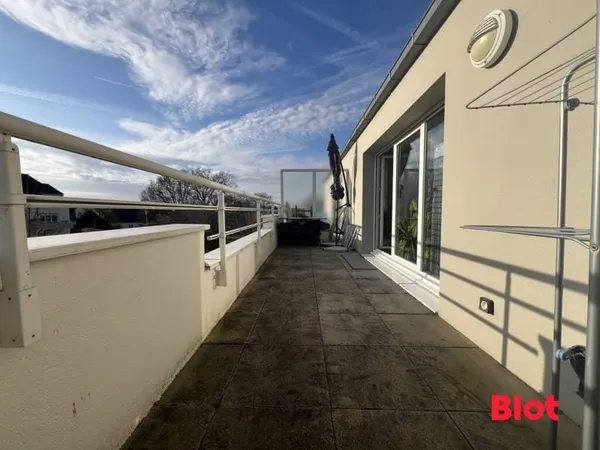 BLOT IMMOBILIER VANNES - À VENDRE - QUARTIER ST GUEN - APPARTEMENT TYPE 2 AVEC EXTÉRIEUR