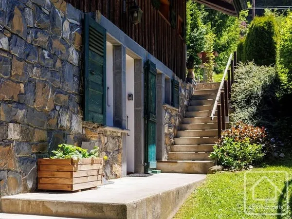 Chalet 5 pièces 216 m²