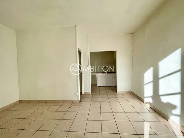 A louer : Appartement de 55 m2 à Saint-Maximin-la-Sainte-Baume