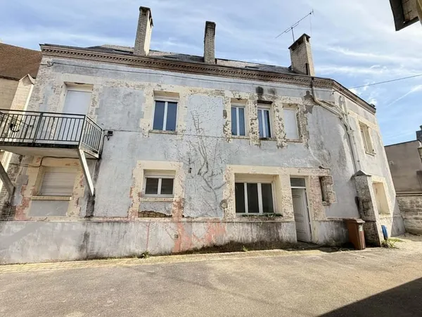Immeuble - 261m² - Bruyères-et-Montbérault