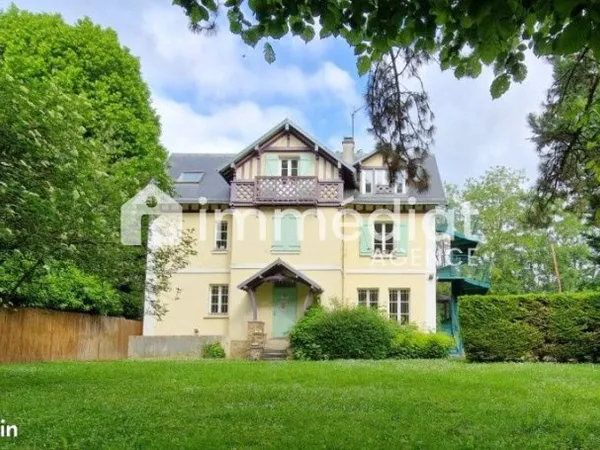 Local 199 m² Rueil-Malmaison