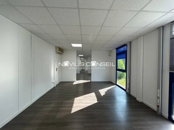 Bureaux 82 m²
