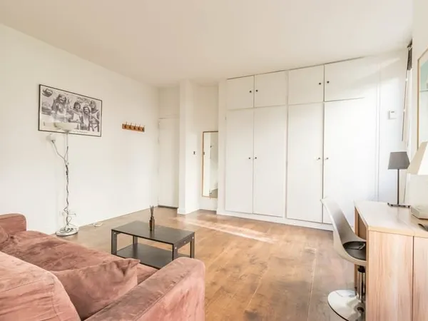 Appartement 2 pièces 31m2 à 350m du métro Rome