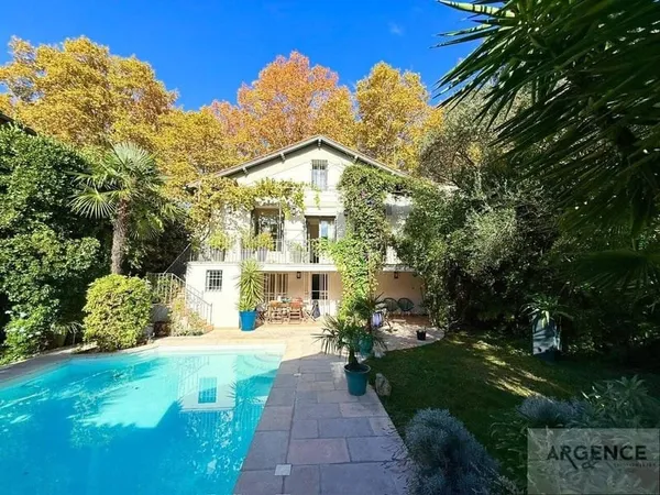 Maison de ville 6 pièces 215 m²