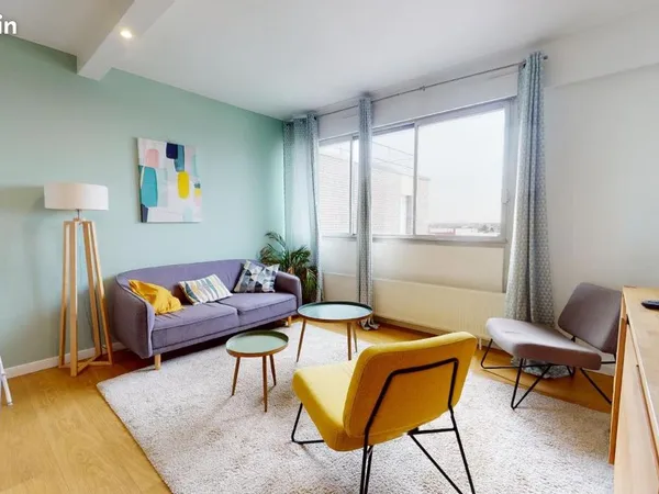 Chambre 5 pièces 93 m²